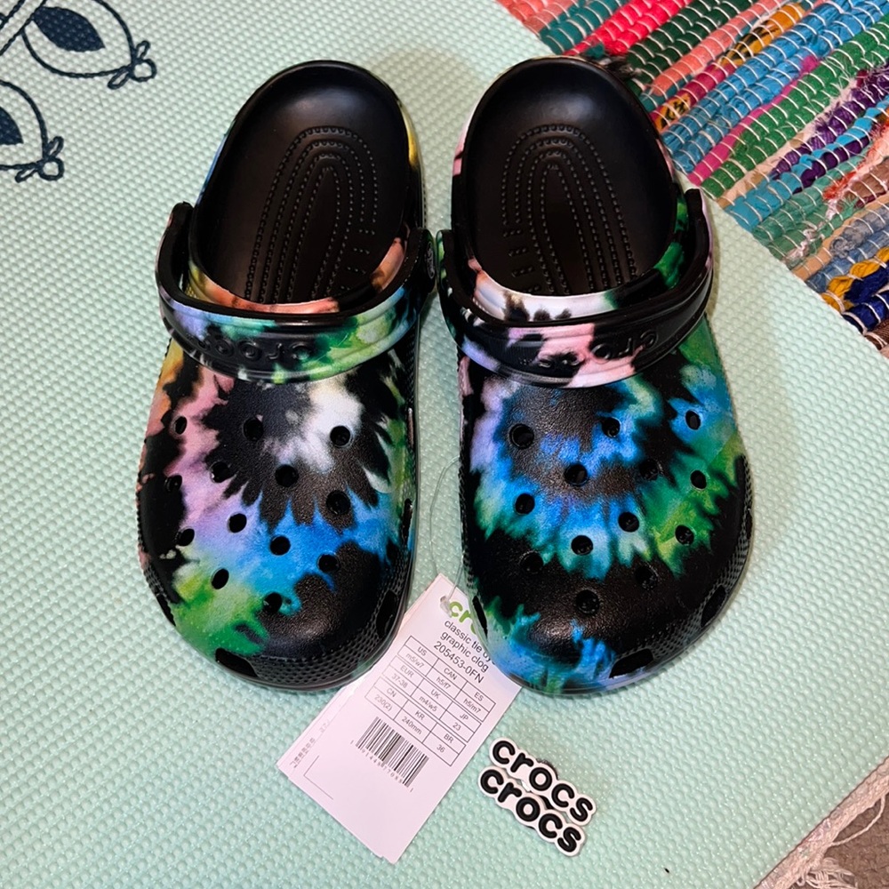 Crocs classic tie dye graphic clog size 7